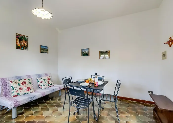 Country Near The 아파트